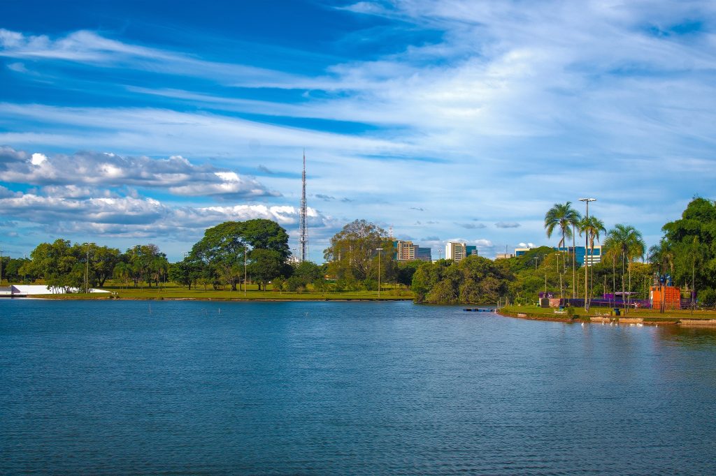 Lago do Parque da Cidade terá show com saxofonista no pôr do sol de domingo