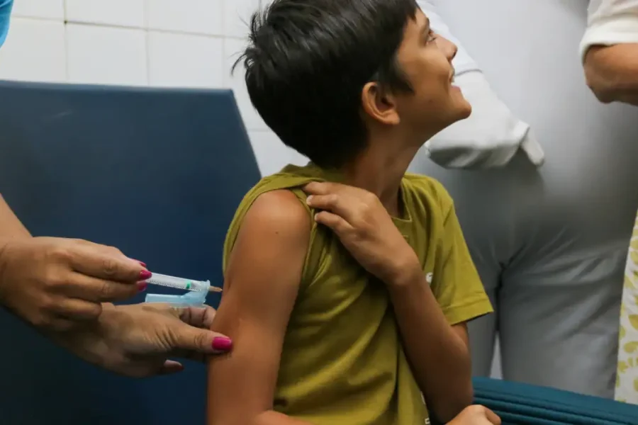 Vacinação contra dengue volta a focar público de 10 a 14 anos - Águas  Claras Mídia - As principais notícias sobre Águas Claras.
