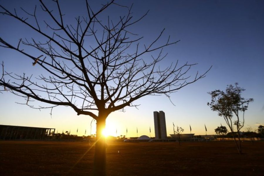 Tempo seco em Brasília.