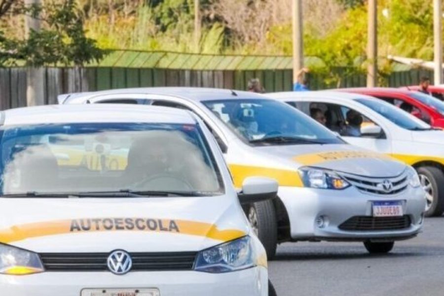 Nova-CNH-Detran-DF-regulamenta-atuacao-de-instrutores-de-transito