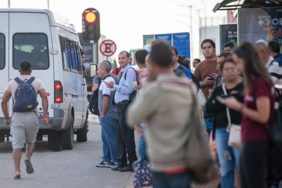 Ponto-de-onibus-Taguatinga